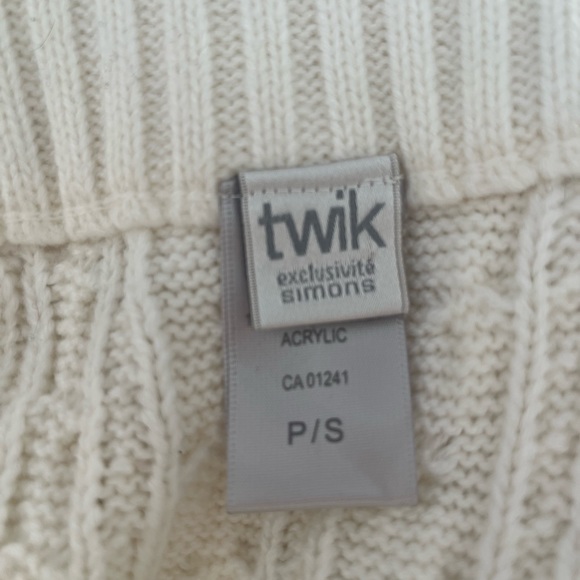 White Cable Knit Mini Skirt - Picture 2 of 3